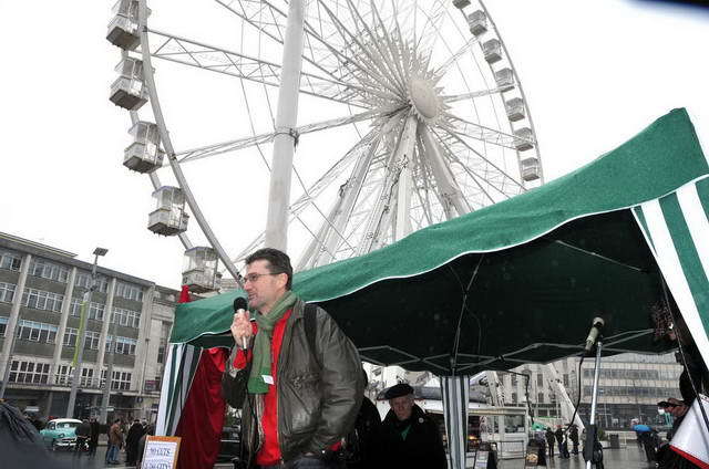 110305_d300s_001-medium