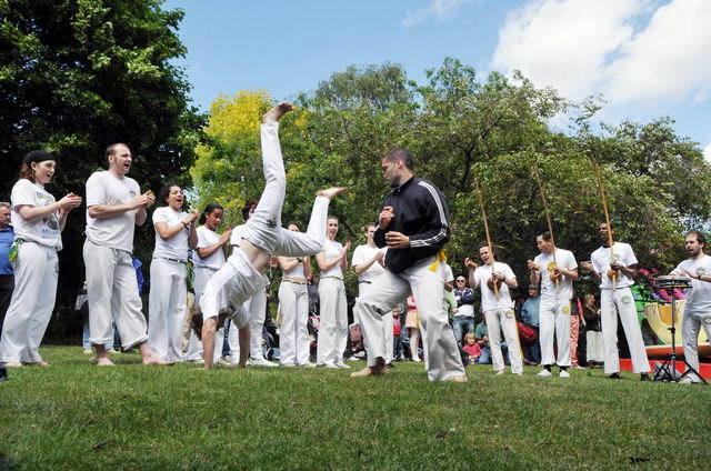 110522_d300s_218-medium