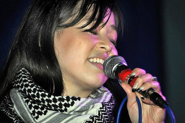 111110_d300s_041-medium