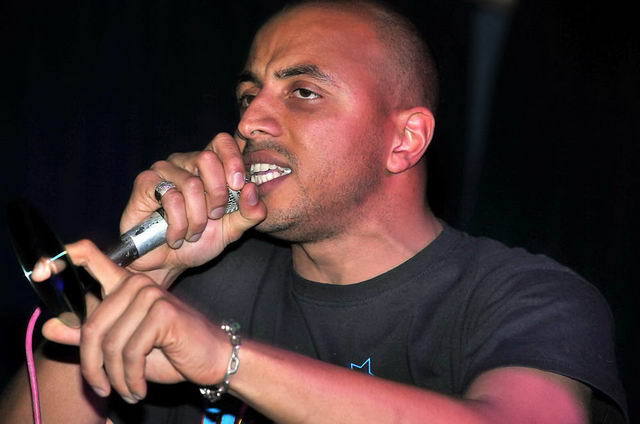 111110_d300s_058-medium