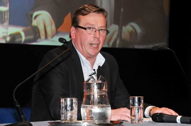 111130_d300s_301-medium