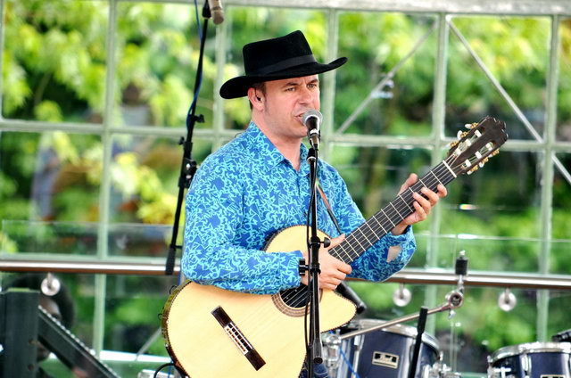 120610_d300s_094-medium