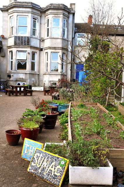 130502_d300s_001-medium